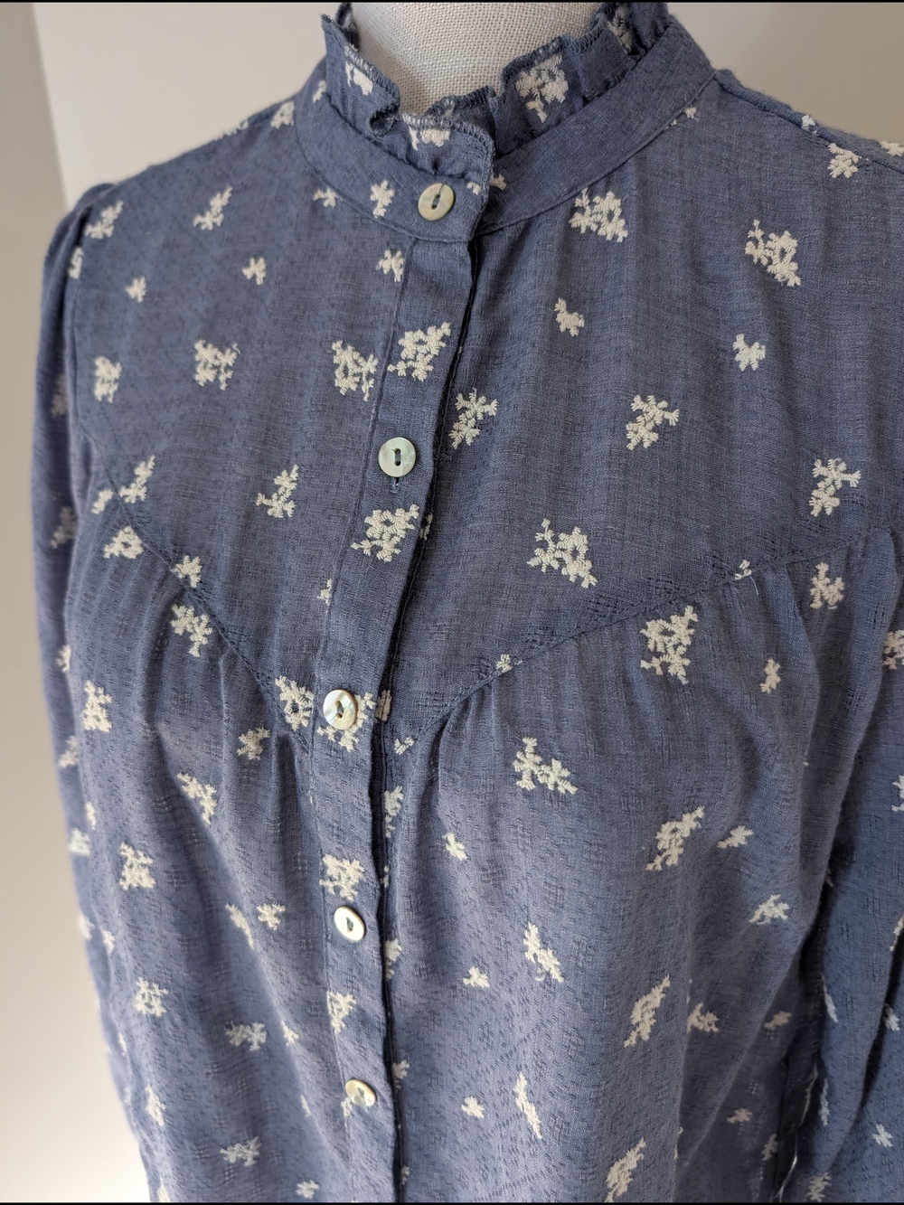 Women's Blue Floral Button-Front Blouse